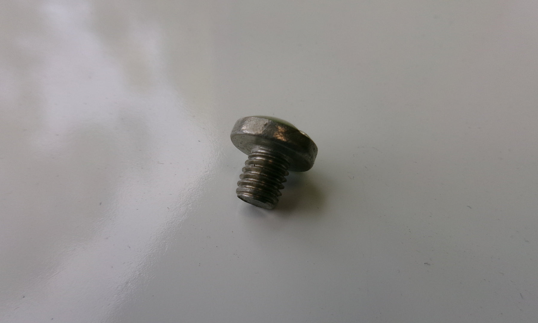 Screw  10-40056103